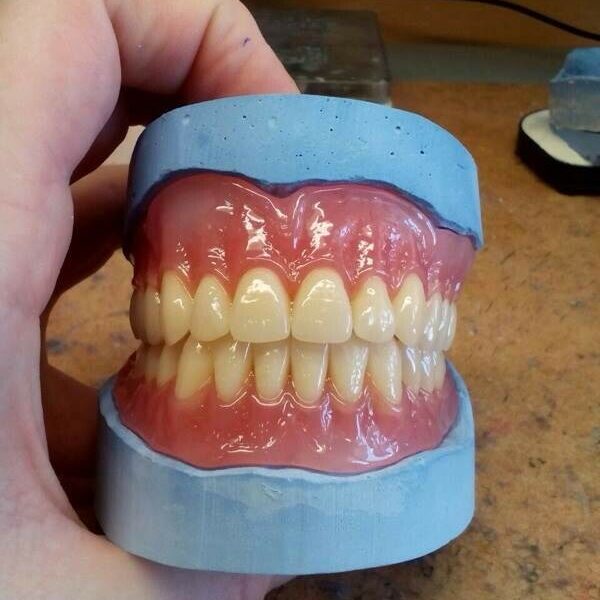 Зубной протезист в Георгиевске