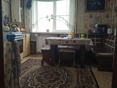 Продаётся двушка в центре с Краснокумского