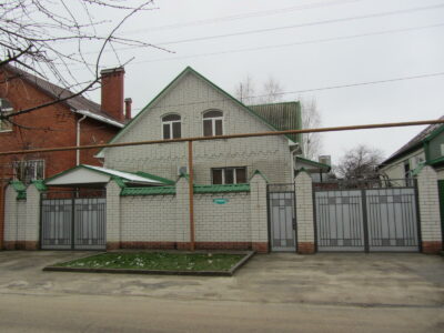 Продается 2-х этажный дом в престижном районе Георгиевска